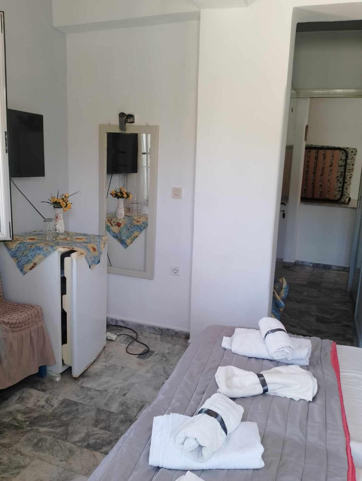 Cleios Rooms And Studios, Kalymnos 85200 Panormos  ภายนอก รูปภาพ